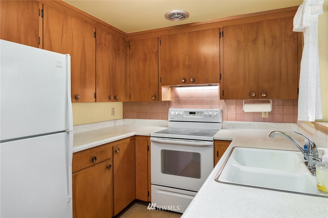 12364 Southeast 160th Street Renton, WA 98058 - Photo 10 of 26 Gallery Image 10