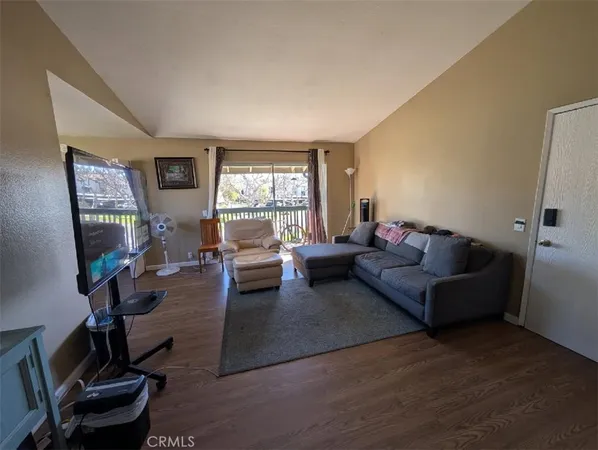 $370,000 | 23298 Orange Avenue, Unit 4, Lake Forest, CA 92630