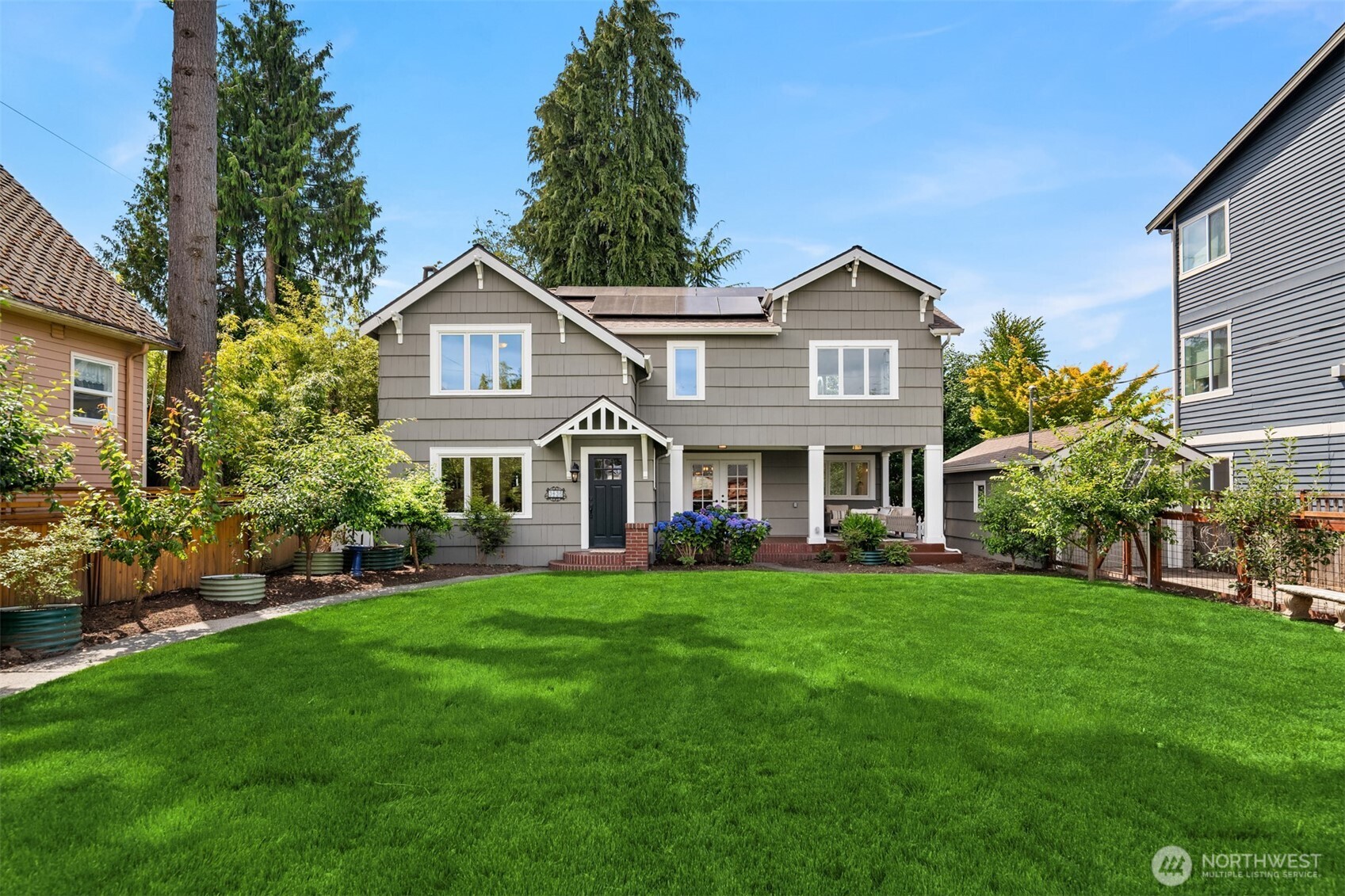 3435 Walnut Avenue Southwest Seattle, WA 98116 - Photo 2 of 36 Gallery Image 2