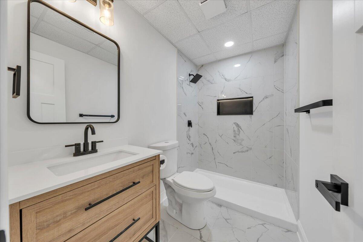 2365 Lakewood Forest Road Moneta, VA 24121 - Photo 36 of 90 Bathroom