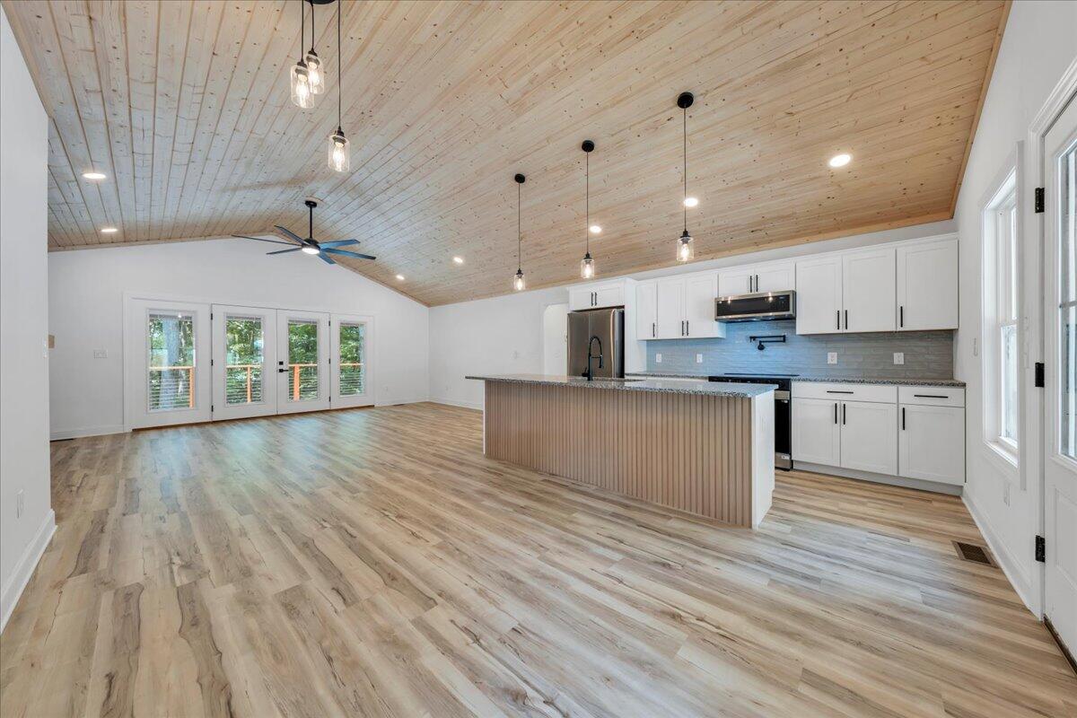 2365 Lakewood Forest Road Moneta, VA 24121 - Photo 7 of 90 Kitchen