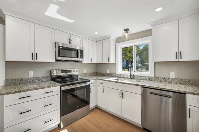 $649,900 | 85 Shadow Lake Road, Salem, NH 03079