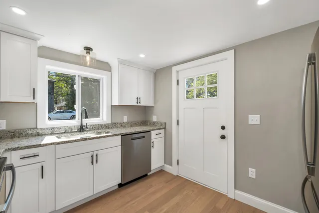 $649,900 | 85 Shadow Lake Road, Salem, NH 03079