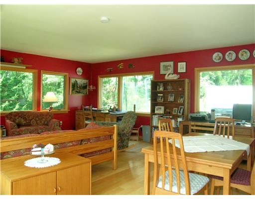 230 Seegar Road Upper St. Clair, PA 15241 - Photo 8 of 17 Den/Family/Great Room.