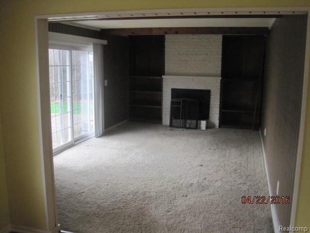 6357 Shappie Road Clarkston, MI 48348 - Photo 6 of 17 FAMILY.jpg
