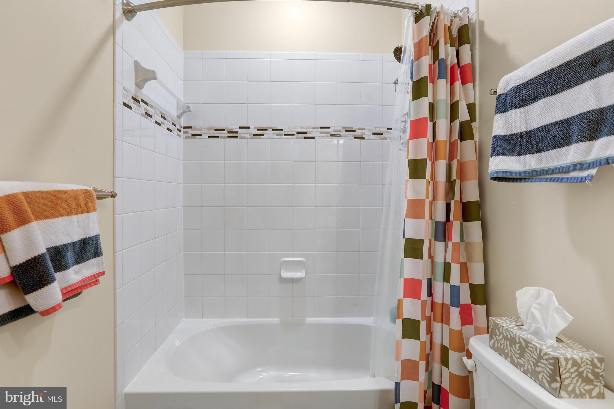 605 Buggy Ride Road Bel Air, MD 21015 - Photo 39 of 55 Shower/Tub with accent tile accent