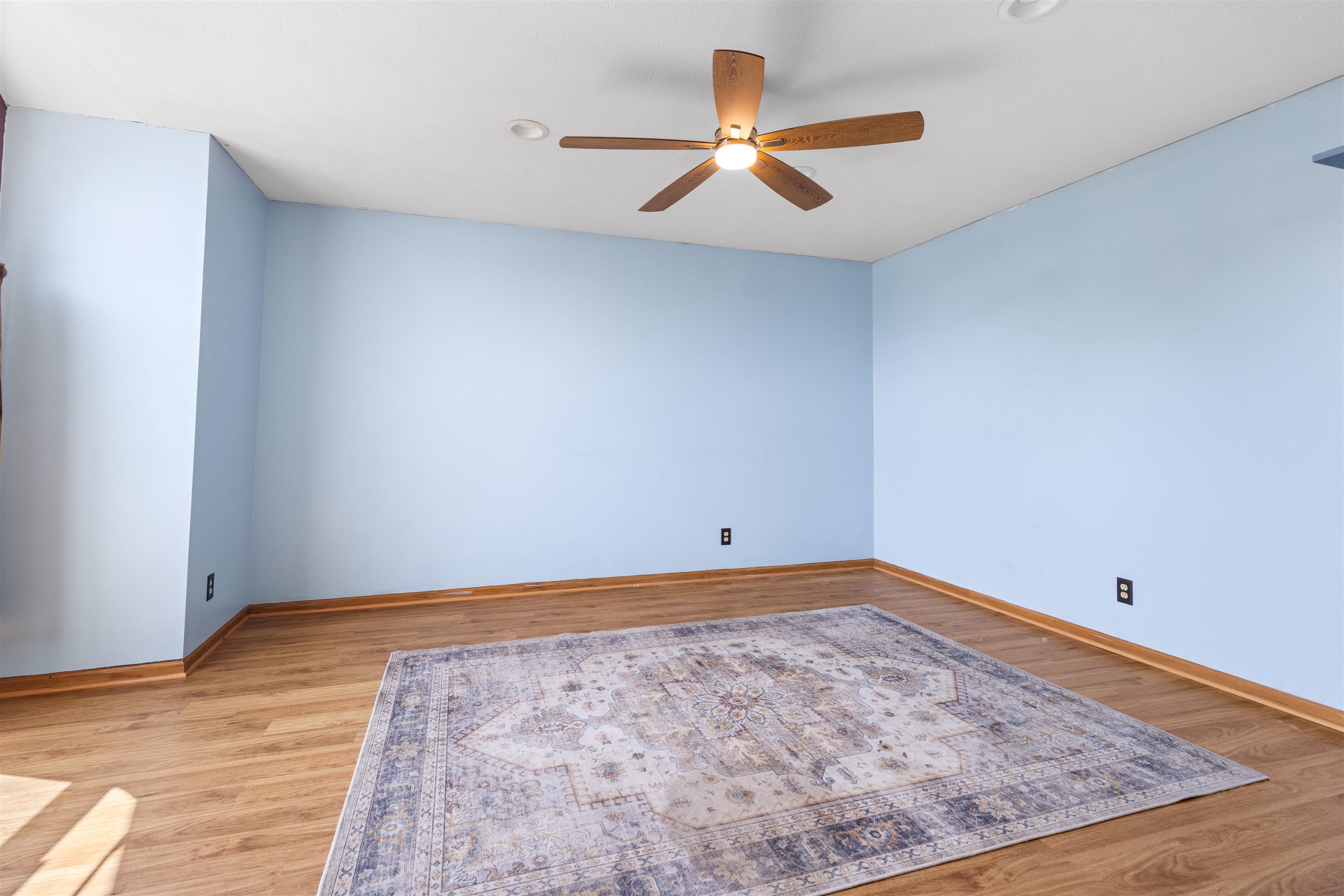 963 South Trainer Road Rockford, IL 61108 - Photo 4 of 23 an empty room