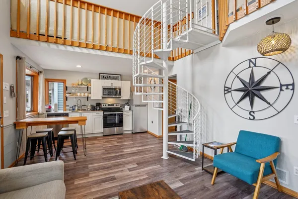 $775,000 | W9350 County Road, Poynette, WI 53955