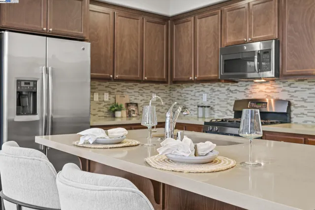 $1,175,000 | 2336 Carbondale Way, Dublin, CA 94568