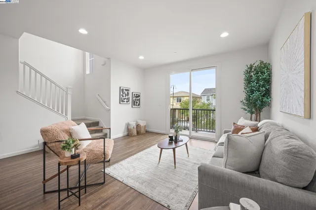 $1,175,000 | 2336 Carbondale Way, Dublin, CA 94568