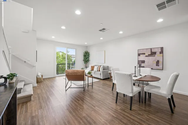 $1,175,000 | 2336 Carbondale Way, Dublin, CA 94568