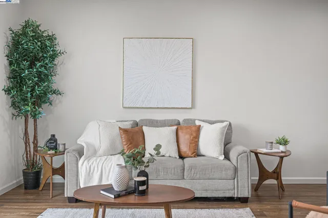 $1,175,000 | 2336 Carbondale Way, Dublin, CA 94568