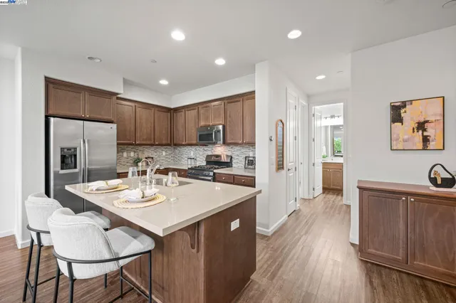 $1,175,000 | 2336 Carbondale Way, Dublin, CA 94568