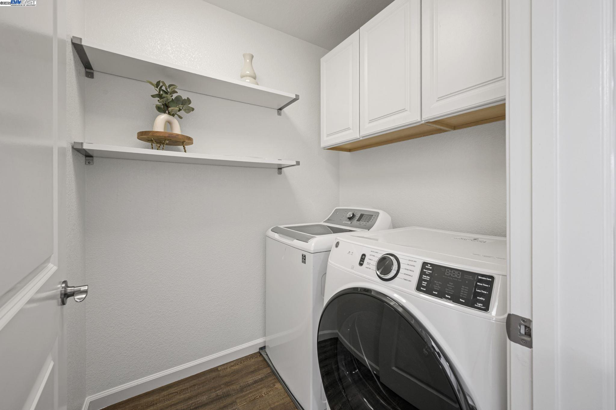 2336 Carbondale Way Dublin, CA 94568 - Photo 31 of 54 a utility room with dryer and washer