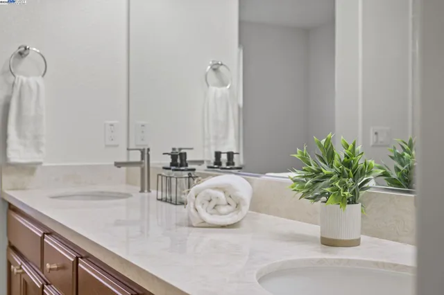 $1,175,000 | 2336 Carbondale Way, Dublin, CA 94568