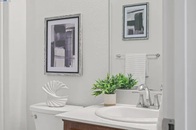 $1,175,000 | 2336 Carbondale Way, Dublin, CA 94568