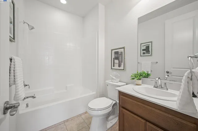 $1,175,000 | 2336 Carbondale Way, Dublin, CA 94568