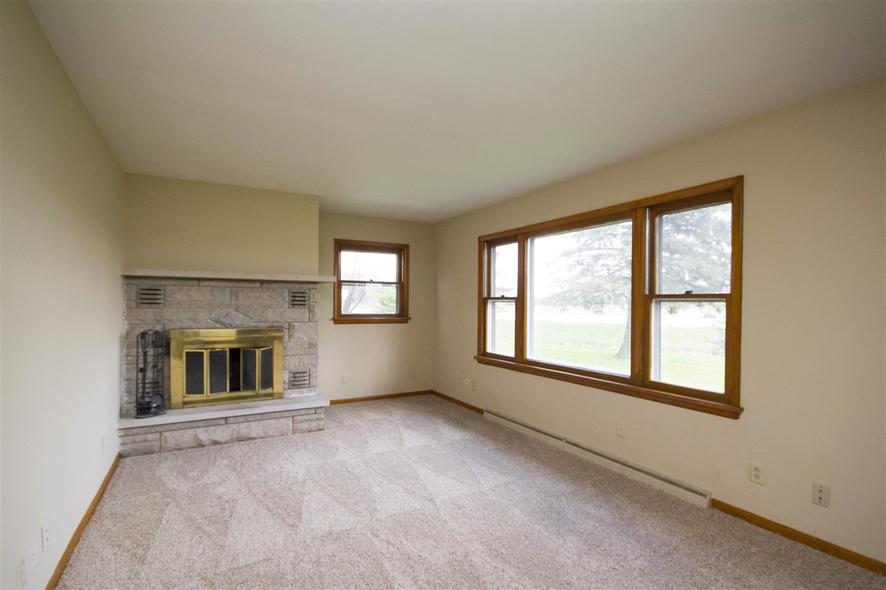 8520 Decatur Road Fort Wayne, IN 46816 - Photo 3 of 33