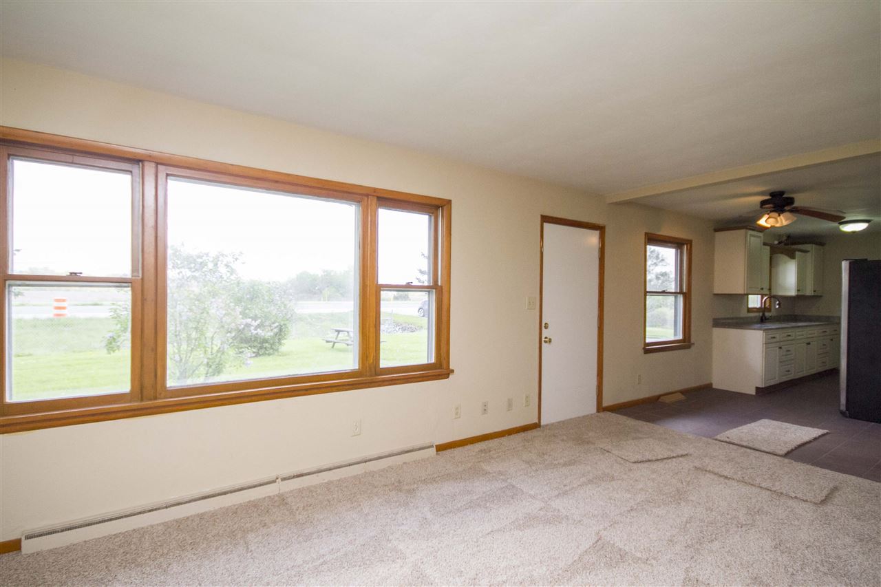 8520 Decatur Road Fort Wayne, IN 46816 - Photo 4 of 33