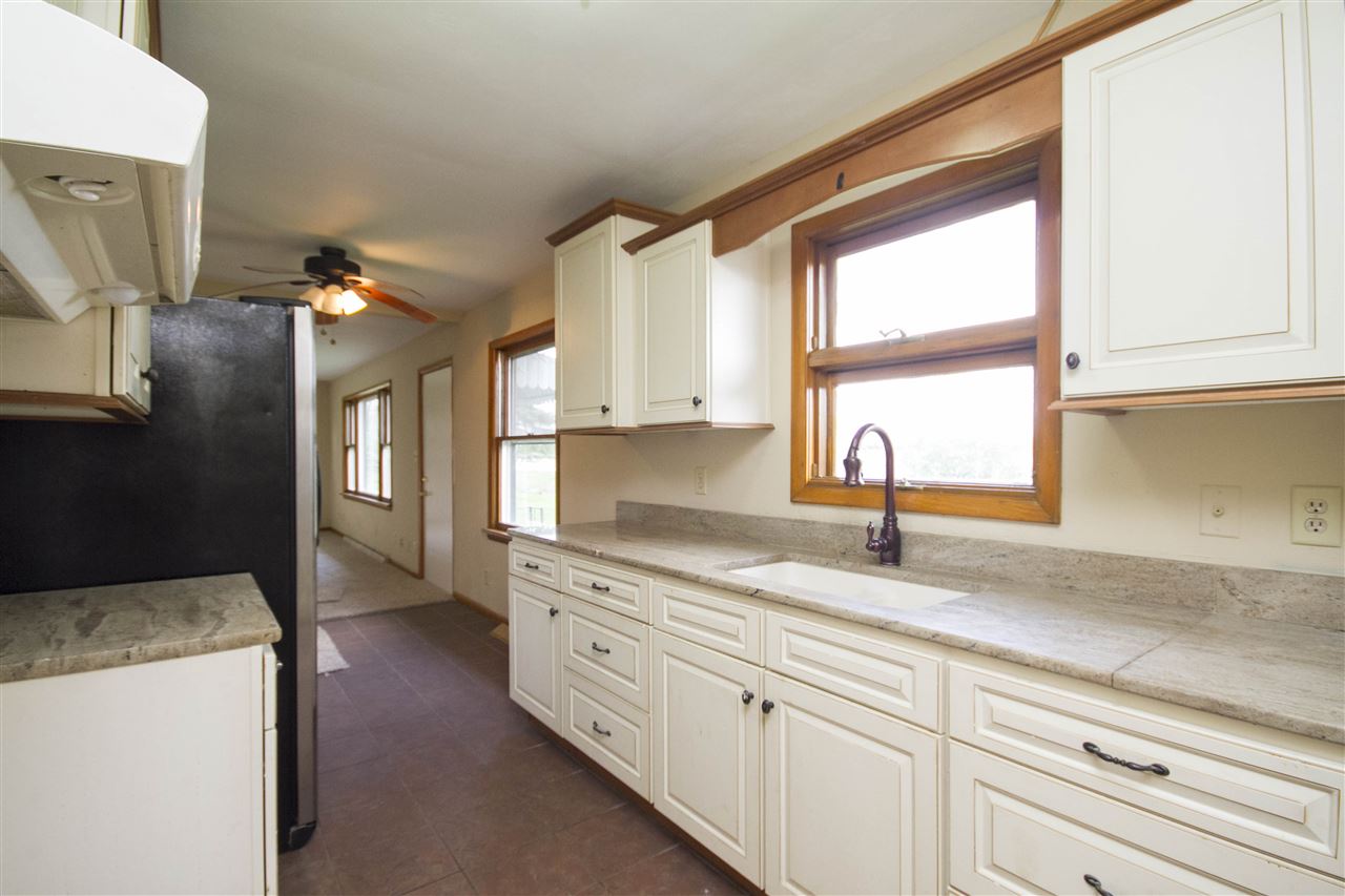 8520 Decatur Road Fort Wayne, IN 46816 - Photo 5 of 33