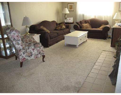 348 Fort Couch Road Upper St. Clair, PA 15241 - Photo 5 of 8 Den/Family/Great Room.