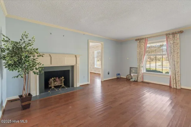 $359,900 | 615 West Main Street, Mount Olive, NC 28365