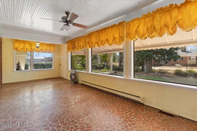 $359,900 | 615 West Main Street, Mount Olive, NC 28365