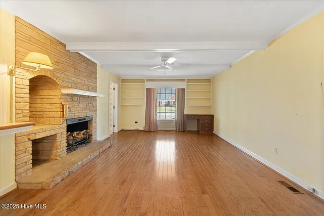 $359,900 | 615 West Main Street, Mount Olive, NC 28365