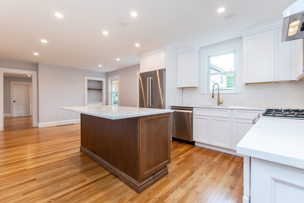 64 Prospect Street, Unit 64 Wellesley, MA 02481 - Photo 3 of 22 Gallery Image 3