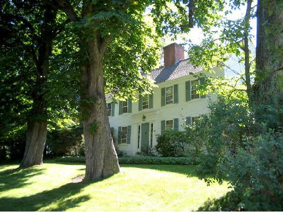 25 Newmarket Road Durham, NH 03824 - Photo 1 of 1