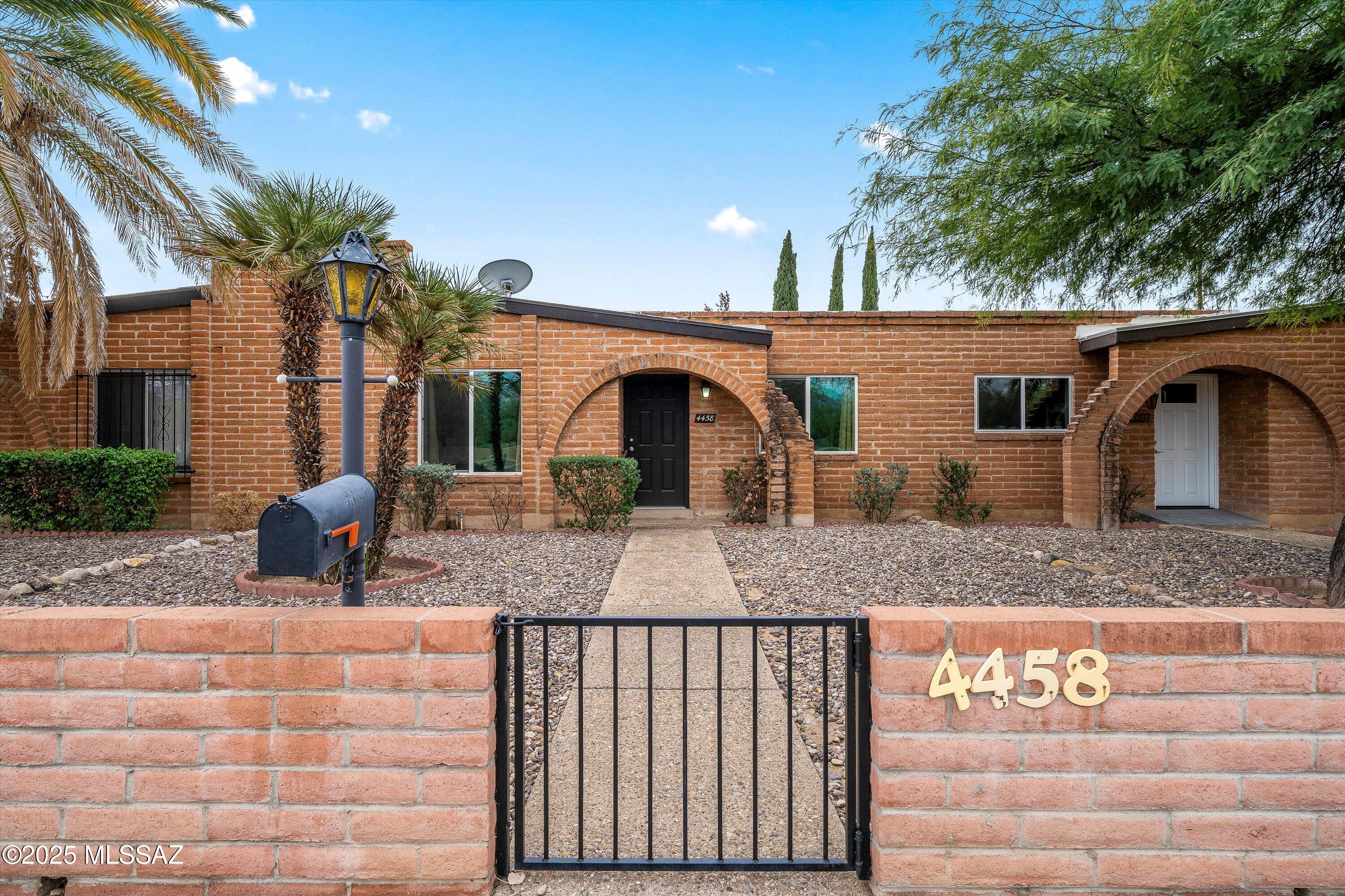 4458 East Fort Lowell Road Tucson, AZ 85712 - Photo 1 of 21 Welcome Home