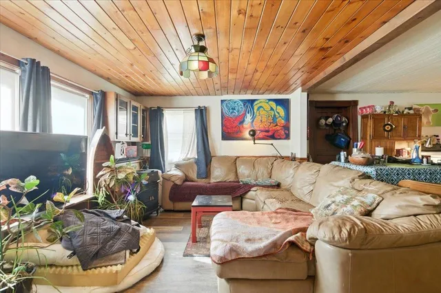 $2,080,000 | 1433 North 116 Road, Bristol, VT 05443