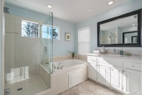 $1,070,000 | 10 Summerbrooke Circle, Napa, CA 94558