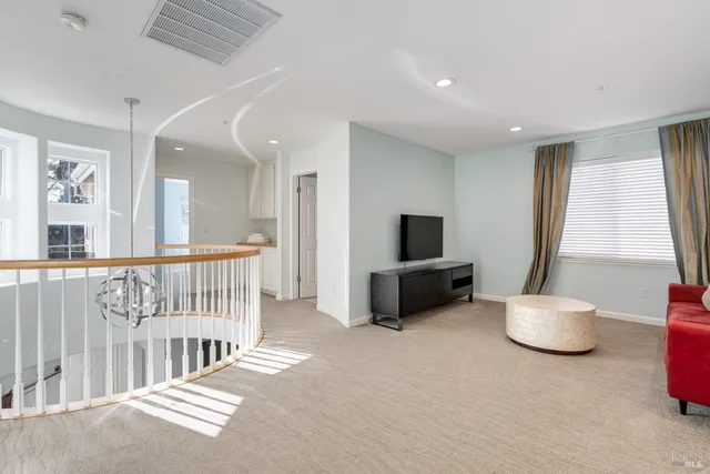 $1,150,000 | 10 Summerbrooke Circle, Napa, CA 94558