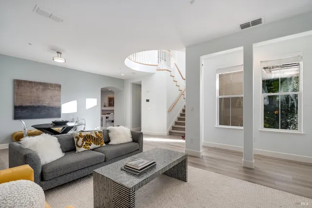 $1,150,000 | 10 Summerbrooke Circle, Napa, CA 94558