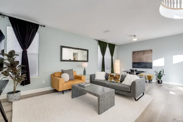 $1,150,000 | 10 Summerbrooke Circle, Napa, CA 94558