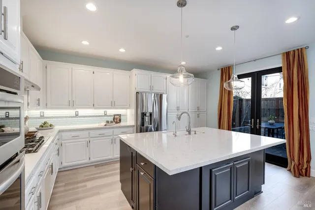 $1,150,000 | 10 Summerbrooke Circle, Napa, CA 94558