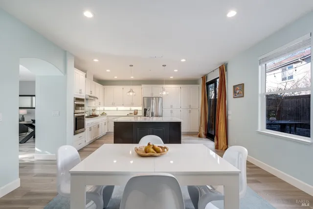 $1,150,000 | 10 Summerbrooke Circle, Napa, CA 94558