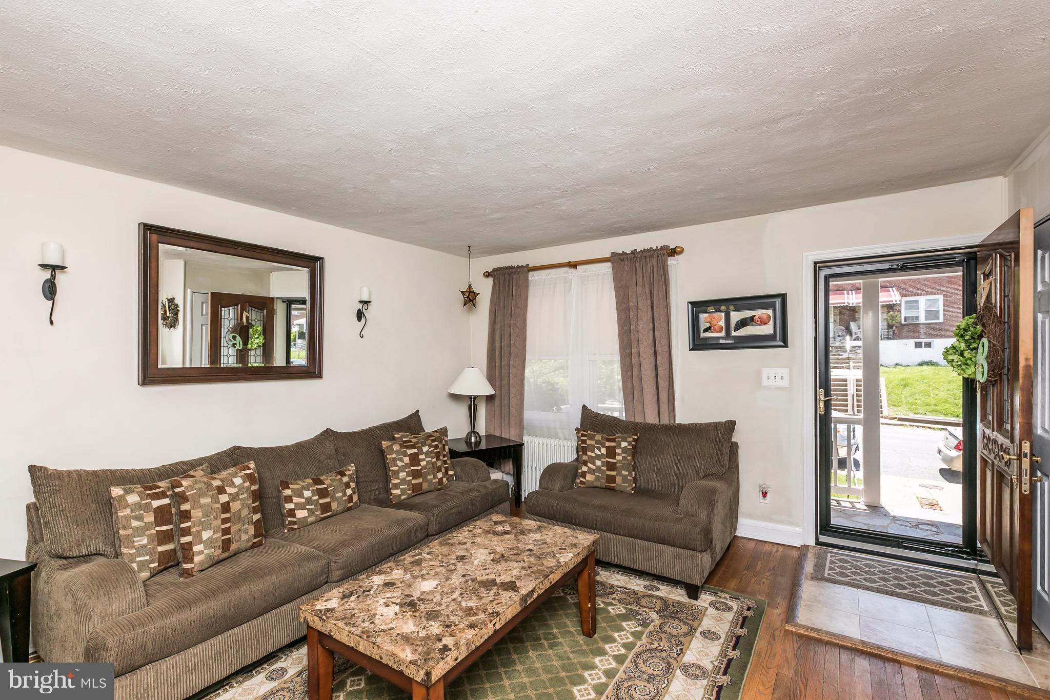 226 Arden Road West Baltimore, MD 21225 - Photo 5 of 29 Living Room