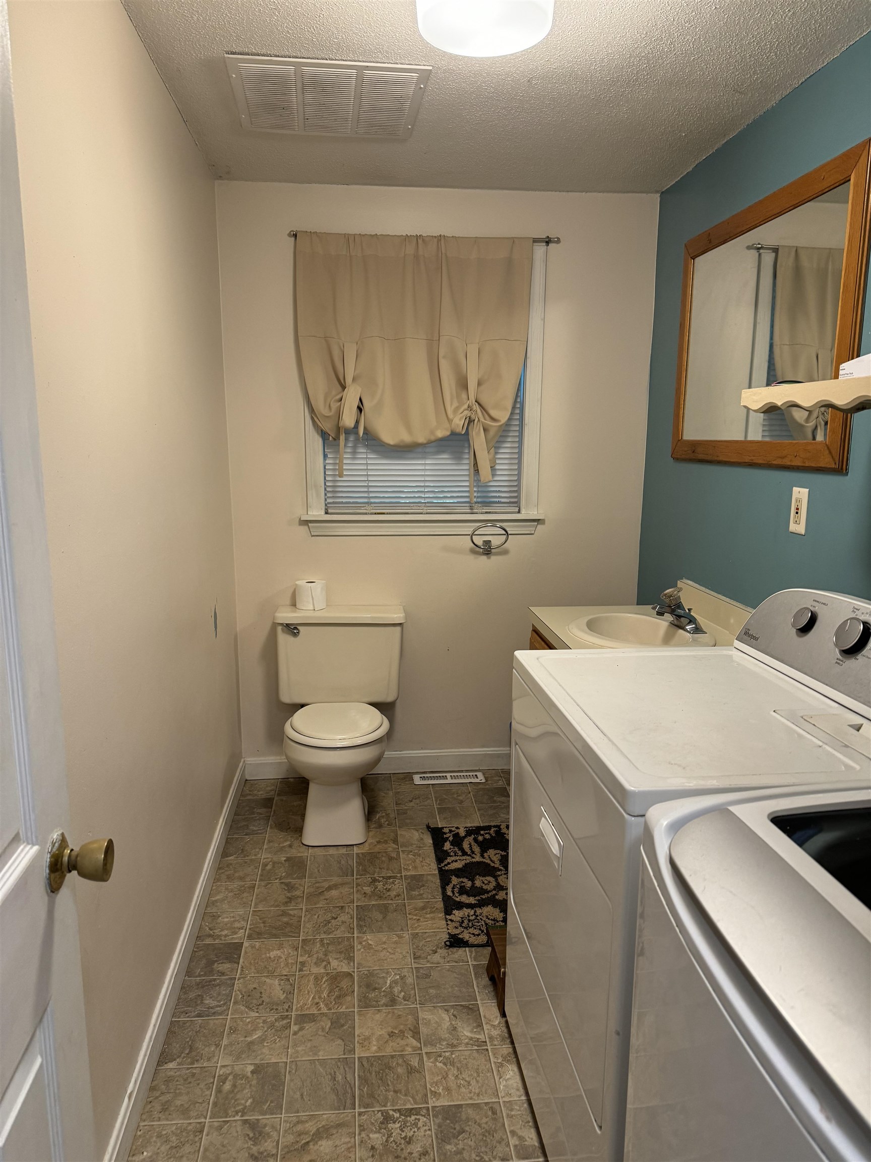 5b Shelley Drive Hudson, NH 03051 - Photo 3 of 42