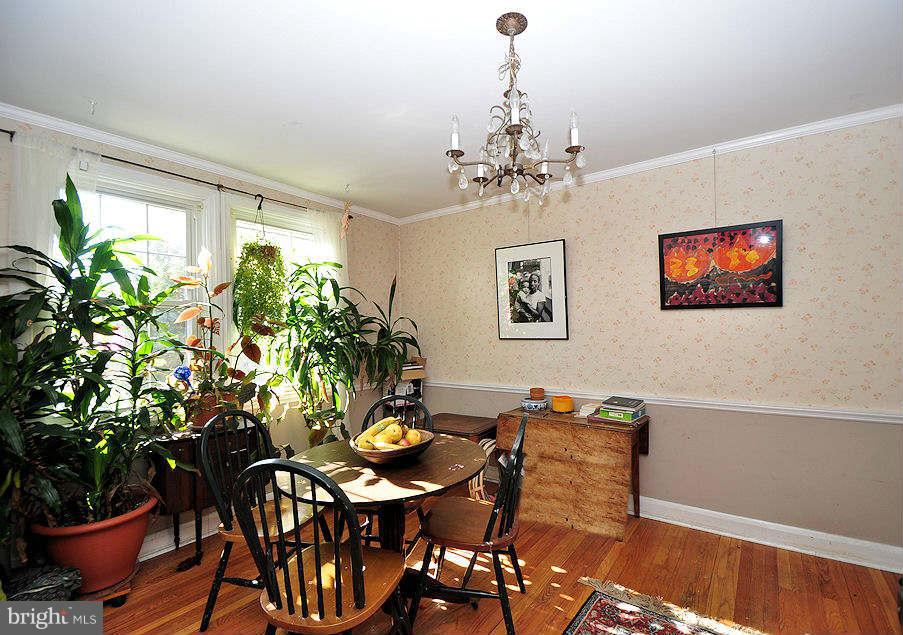 6111 Regent Park Road Baltimore, MD 21228 - Photo 4 of 11 Dining Room