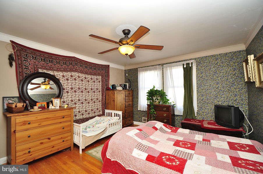6111 Regent Park Road Baltimore, MD 21228 - Photo 6 of 11 Bedroom (Master)