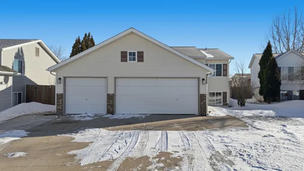 $315,000 | 3324 39th Avenue South, Fargo, ND 58104