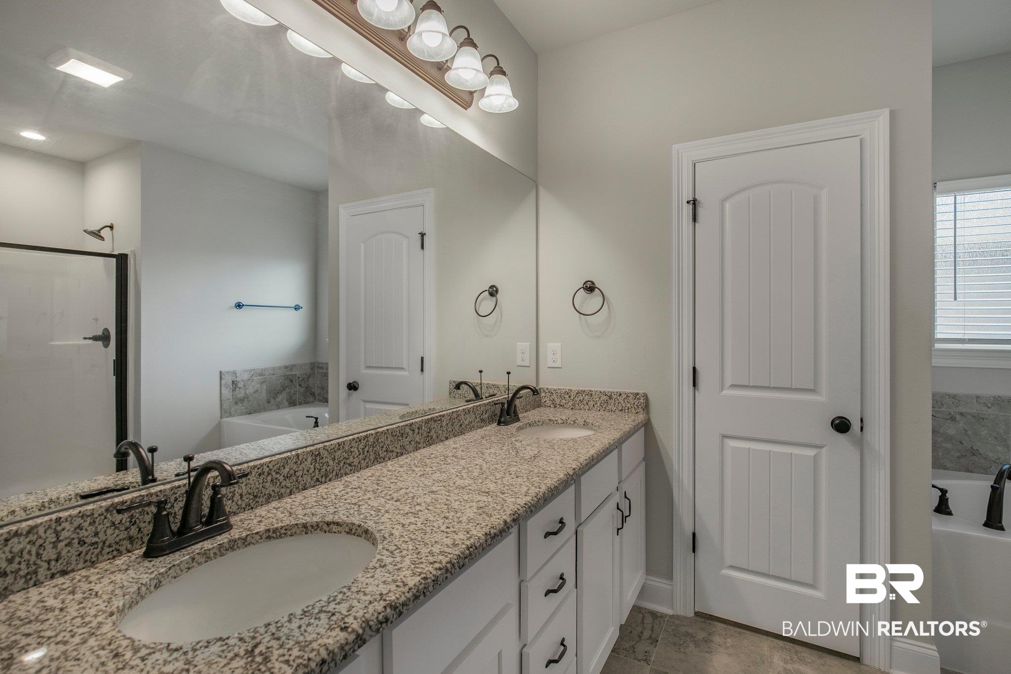 1716 Vivace Drive Foley, AL 36535 - Photo 26 of 39 Primary Bath