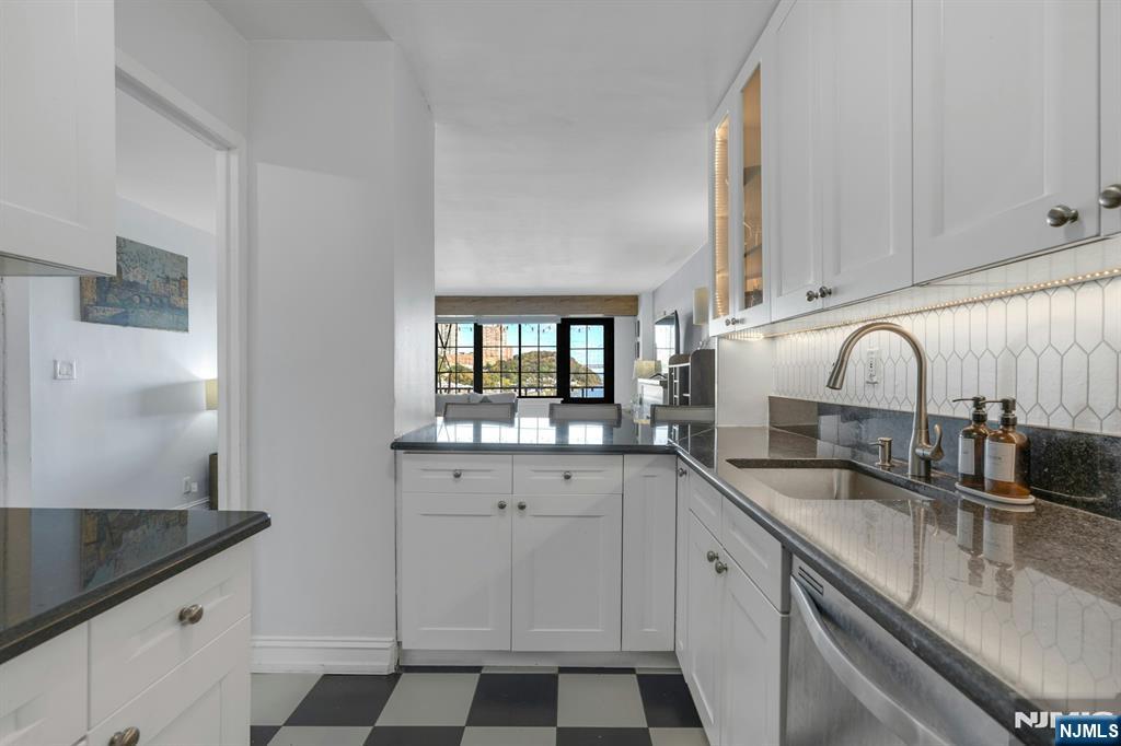 1203 River Road, Unit 9D Edgewater, NJ 07020 - Photo 15 of 41