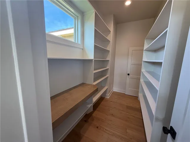 $849,000 | 4604 Northwest Luna Piena Way, Riverside, MO 64150