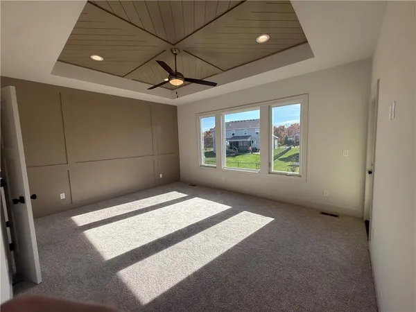 $849,000 | 4604 Northwest Luna Piena Way, Riverside, MO 64150
