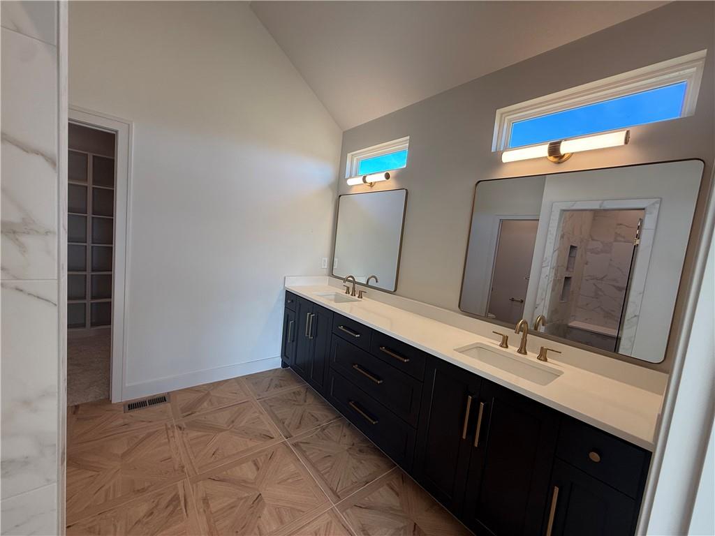 4604 Northwest Luna Piena Way Riverside, MO 64150 - Photo 14 of 35