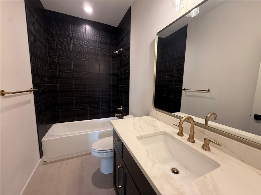 4604 Northwest Luna Piena Way Riverside, MO 64150 - Photo 18 of 35