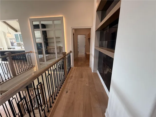 $849,000 | 4604 Northwest Luna Piena Way, Riverside, MO 64150